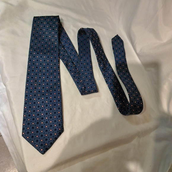 Dolce & Gabbana Other - Dolce & Gabbana Navy Square Pattern Tie